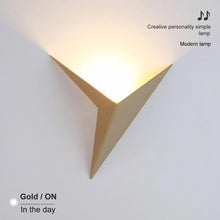 Load image into Gallery viewer, Nordic Origami Wall Lamp - Decorar.co.uk